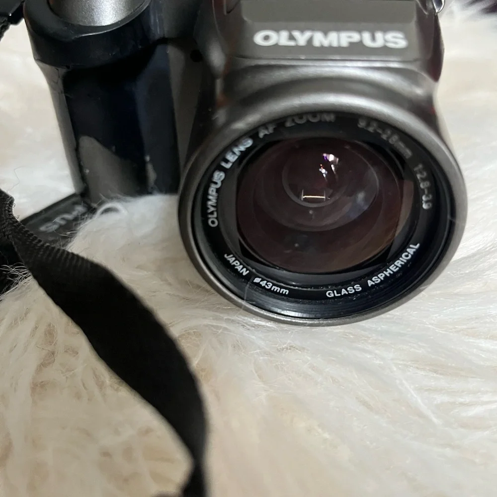 Olympus D-600 L with case